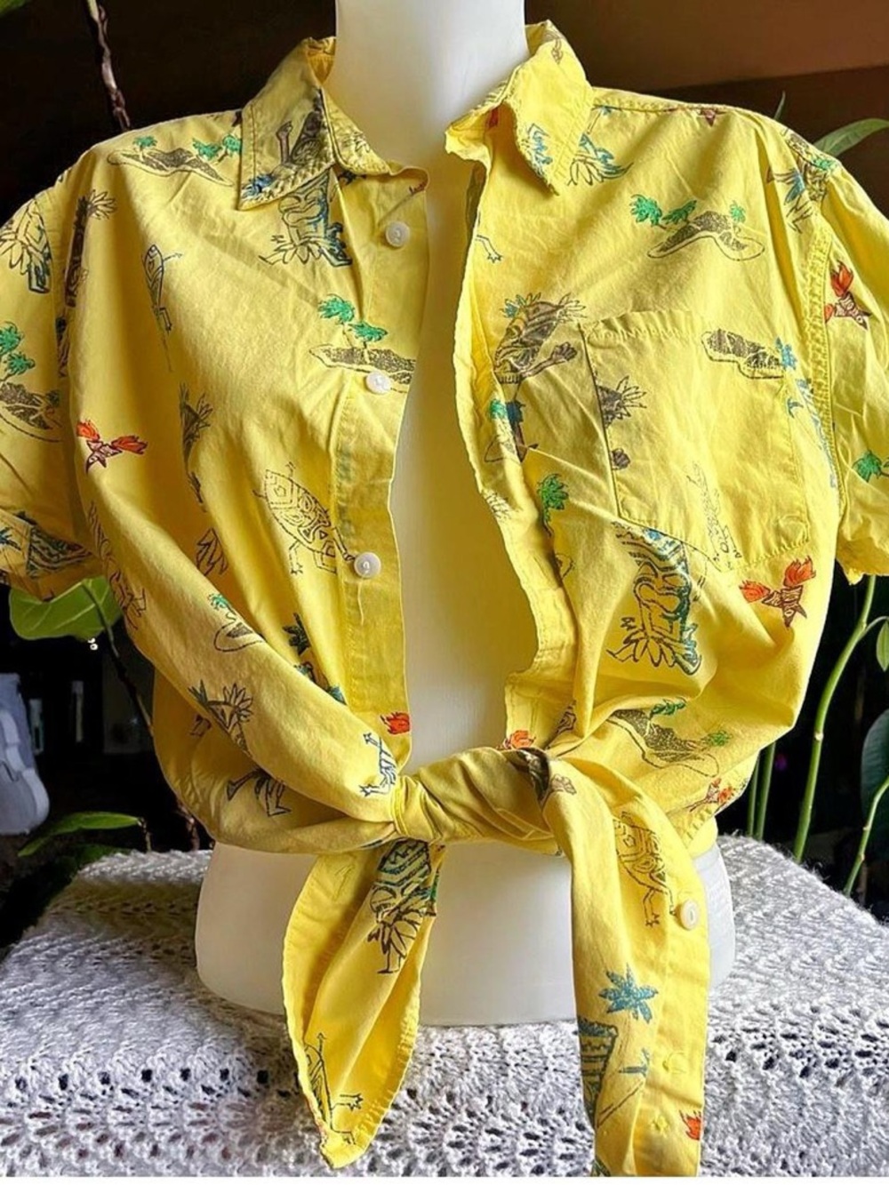 Hang Ten Hawaii Tiki Button Up Shirt / sz large